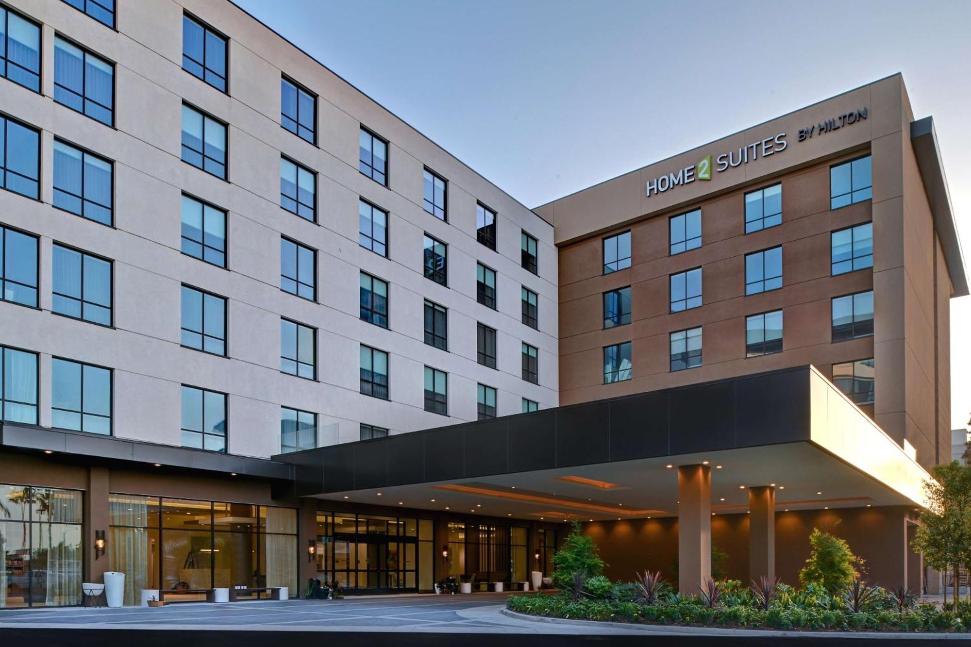 Hilton Garden Inn Anaheim Resort Exterior photo